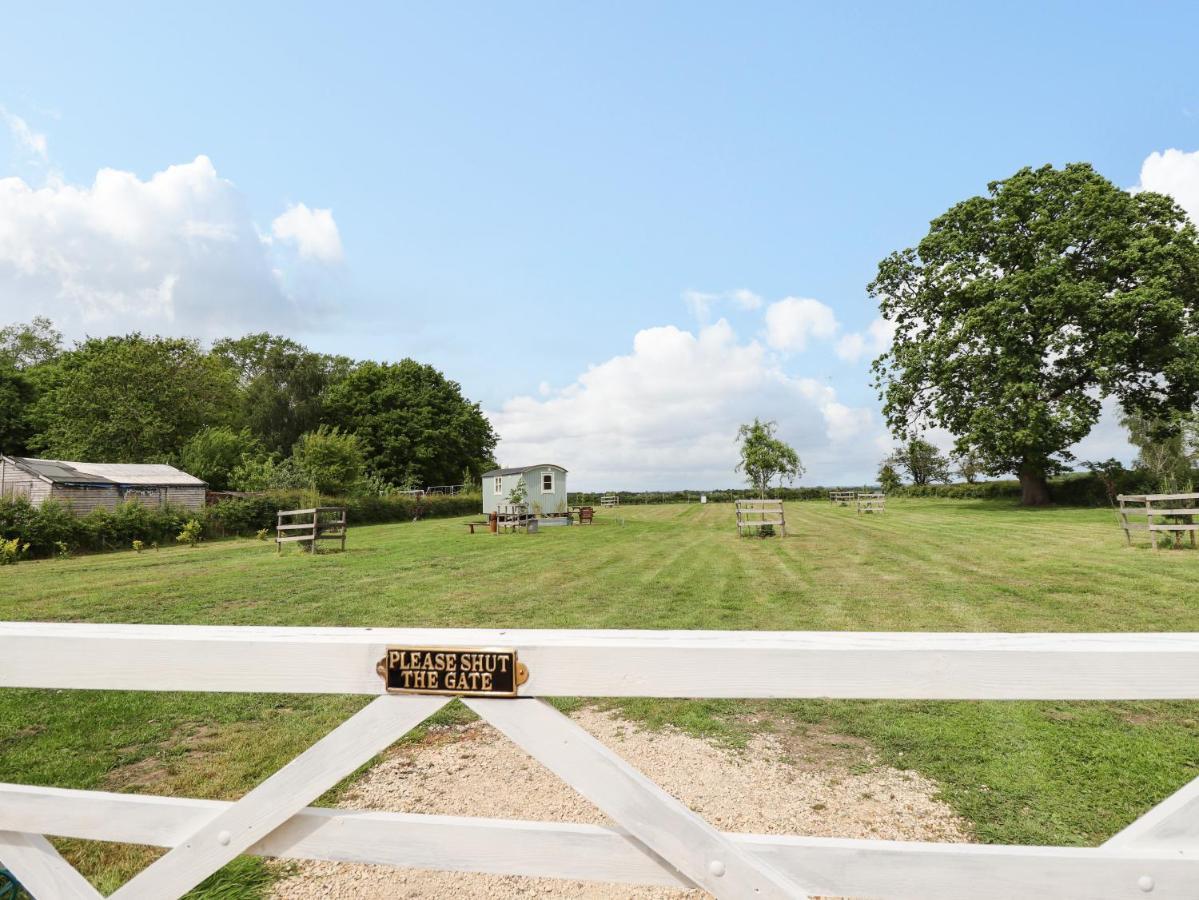 Honeybee Lodge Woodhall Spa Exterior photo