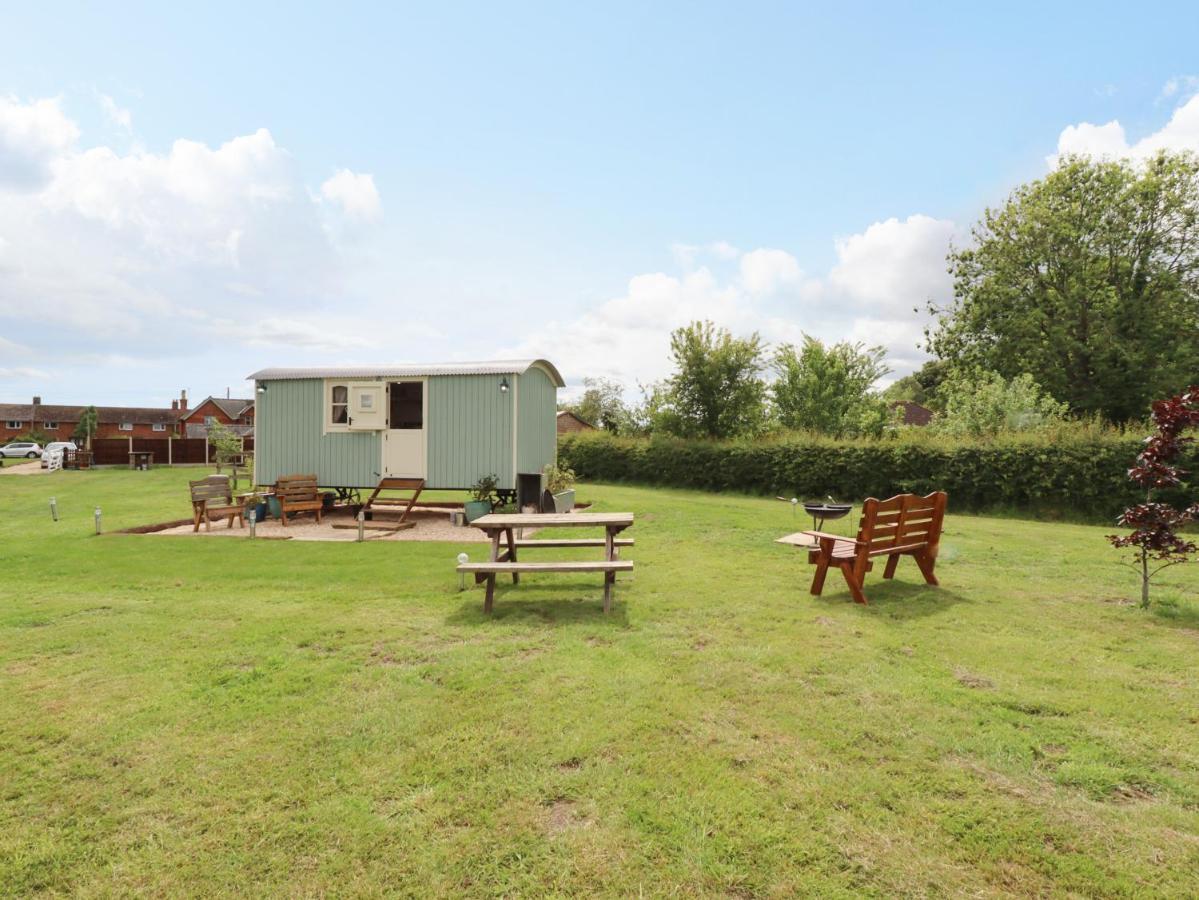 Honeybee Lodge Woodhall Spa Exterior photo